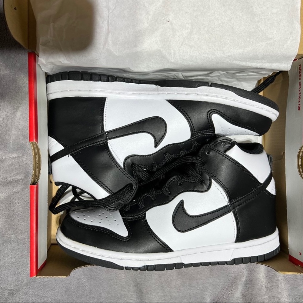GS Nike Panda Dunks